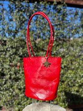 KUSHY BUCKET BAG